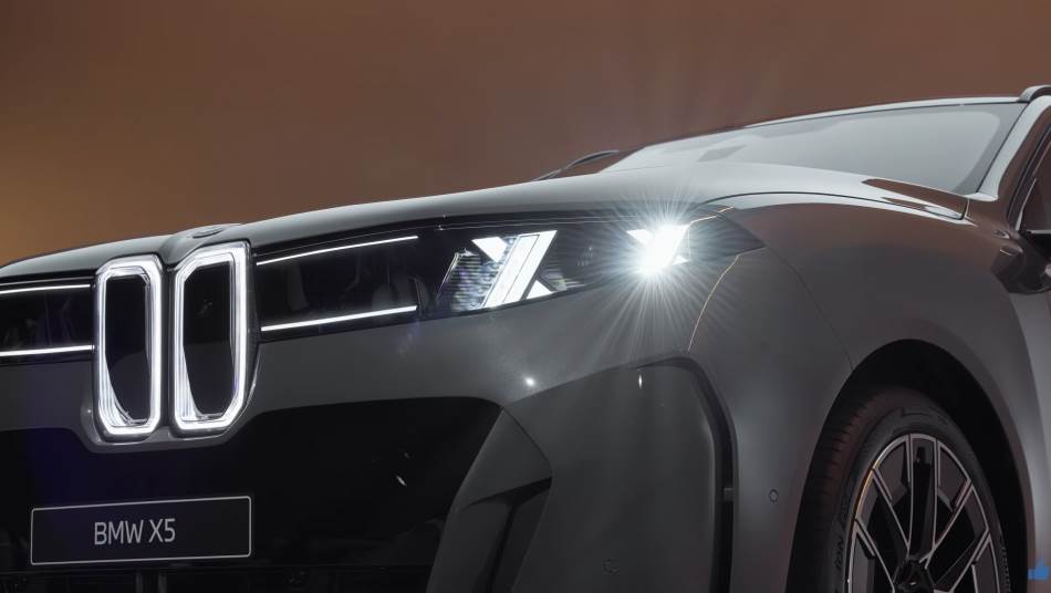 BMW X5 ulazi u električnu eru: Prvi iX5 drive donosi domet od 700 kilometara i 570 KS