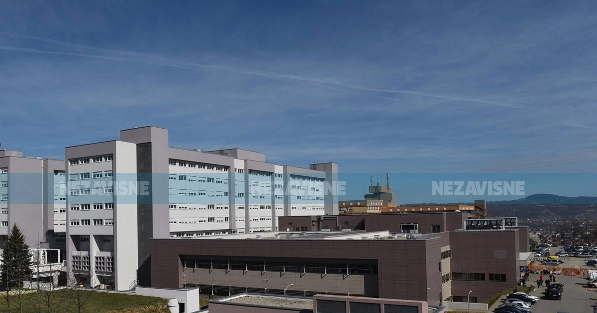Ljekari UKC RS izveli izuzetno složenu operaciju: Pacijentu uklonjen veliki tumor (FOTO)