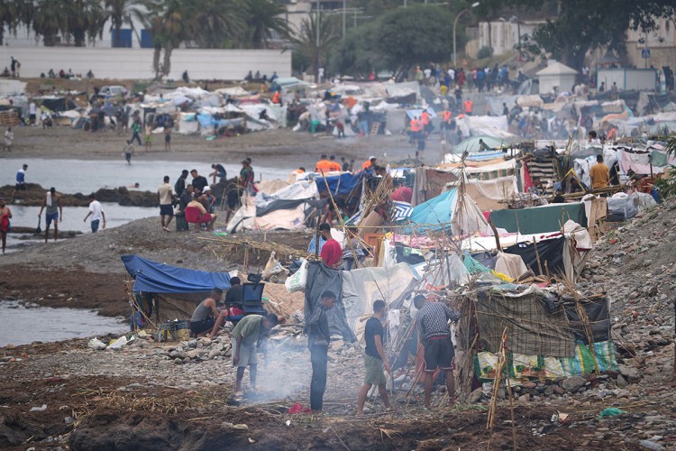 Među migrantima i oko 1.200 maloljetnika bez pratnje. Foto Tanjug/AP