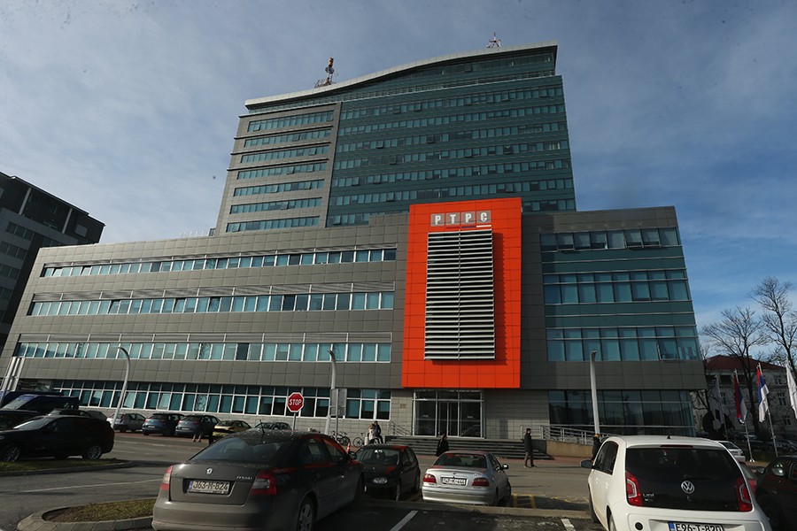 Problemi i pored REKORDNOG PRIHODA: Svih 15 računa RTRS BLOKIRANO, a radnici poručuju: "Više od 80% nas radi za minimalac"