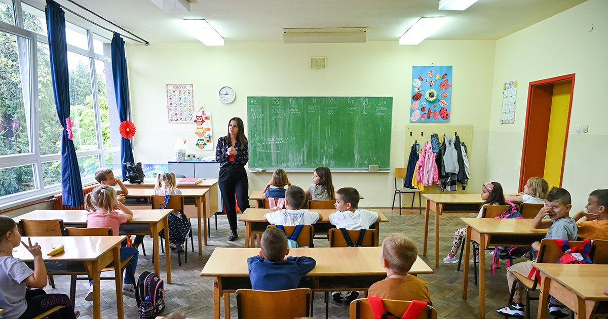 Apel učitelja iz Srpske: Izađite na teren, u učionicama je vruće