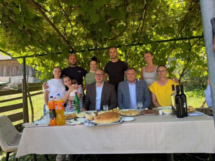 Petoro djece dobija novi dom: Dodik najavio izgradnju kuće i puta