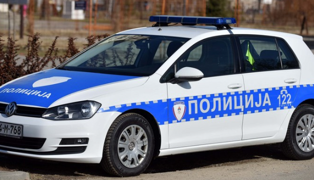 Teška nesreća kod Mrkonjić Grada: U sudaru 2 automobila POVRIJEĐENE 4 OSOBE, jedna prebačena u UKC RS