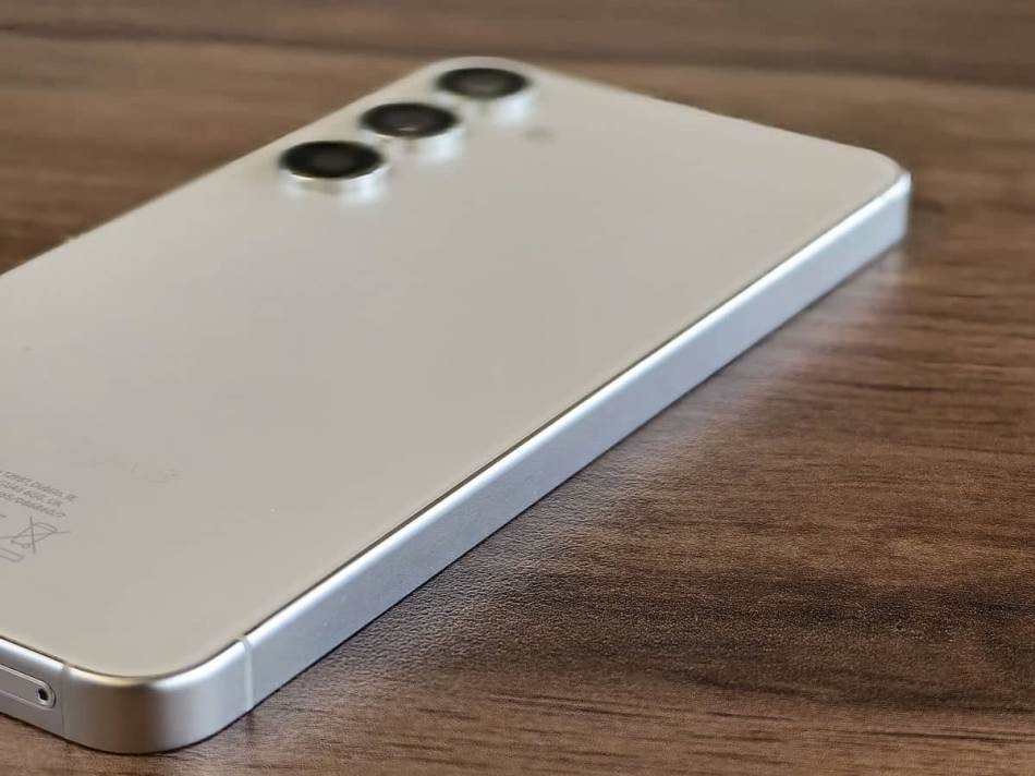Pojavio se prvi render Galaxy S27 Ultra, ali stručnjaci sumnjaju u njegovu autentičnost