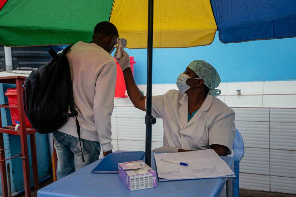 Ruski stručnjaci pomažu u Africi: Razvijen prvi test za rano otkrivanje nove varijante ebole