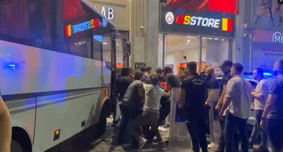 Protest na ulicama Istanbula: Stotine građana marširalo protiv NATO samita uz poruke "Ubice, izađite iz naše zemlje"