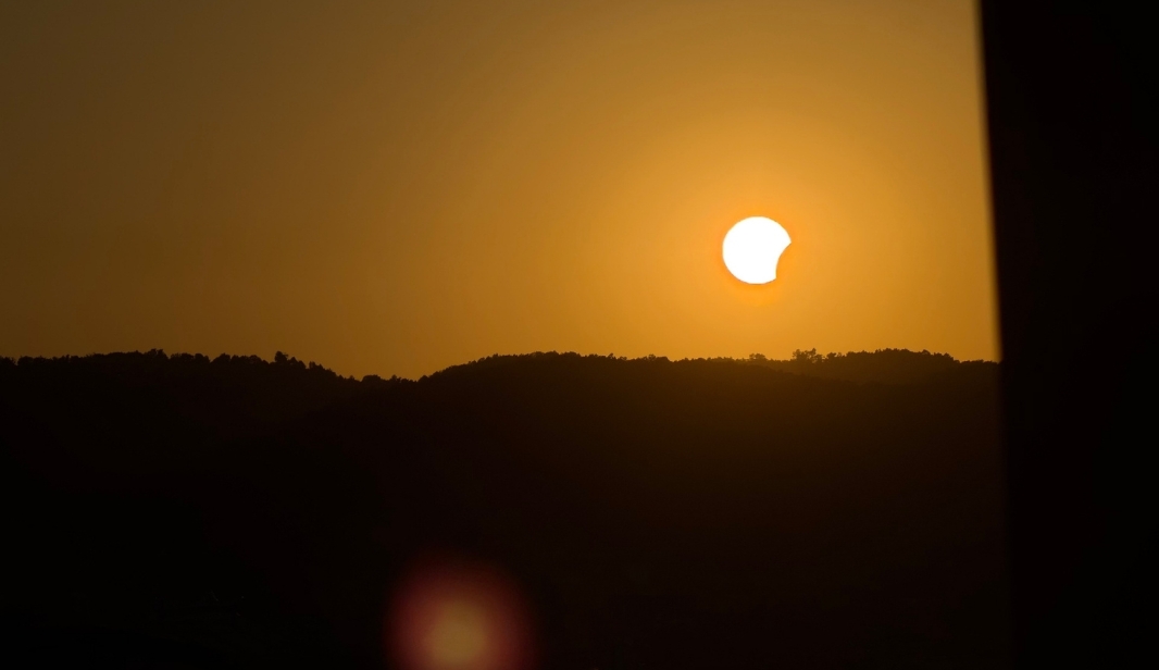 PREDIVAN PRIZOR Banjalučani uživaju uz pomračenje sunca, spektakl na nebu