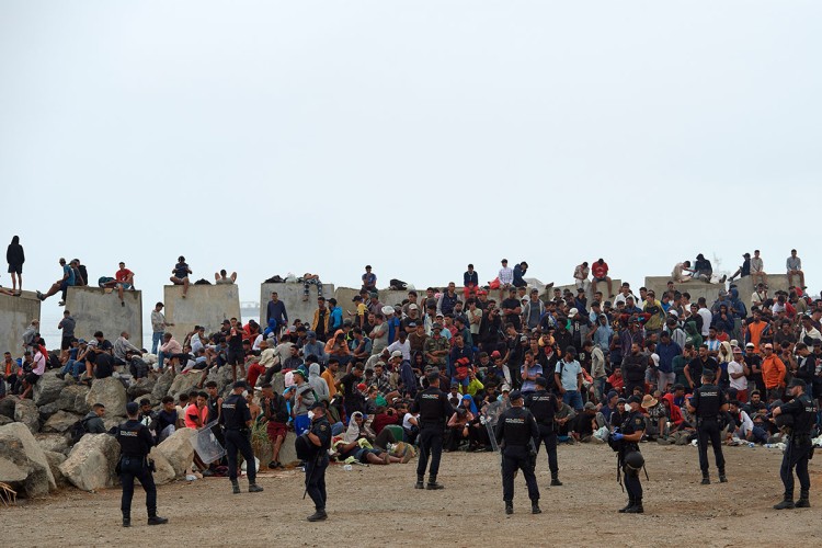 Hiljade migranata i dalje u gradu. Foto Tanjug/AP