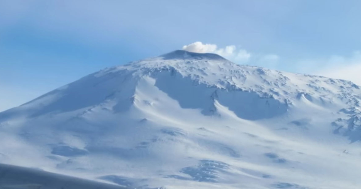 Vulkan na Antarktiku izbacuje čisto zlato (FOTO, VIDEO)