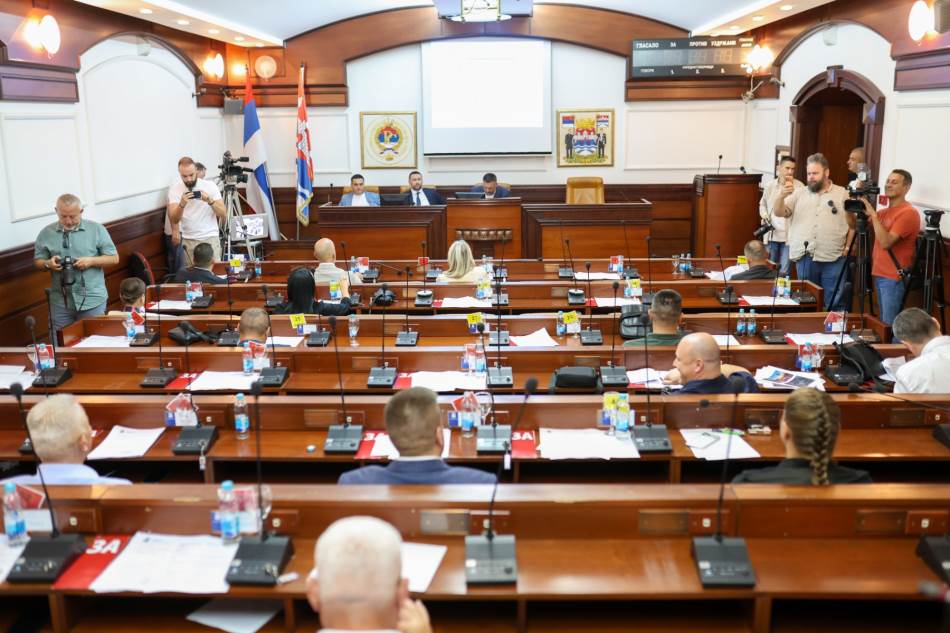 Počela vanredna sjednica Skupštine Grada: Pred odbornicima kreditno zaduženje i naplata parkinga