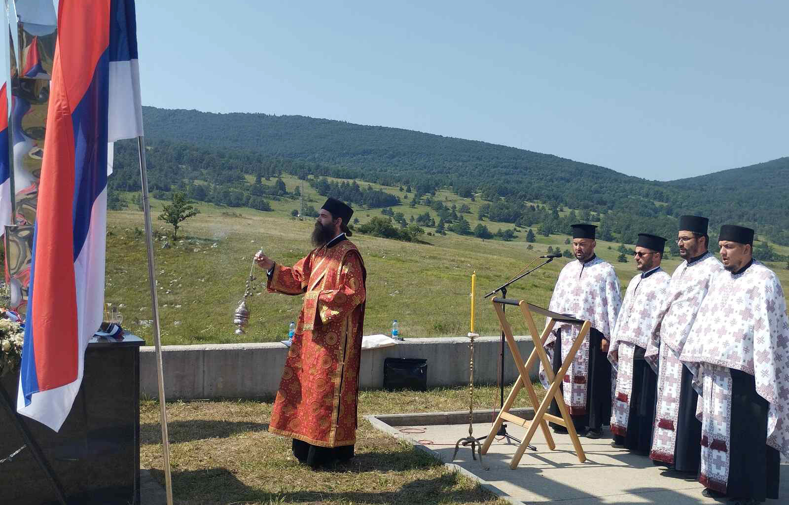 (FOTO) U izbjegličkoj koloni stradali djeca, trudnice, stari ljudi: Obilježavanje 31 godine od zločina nad Srbima na Petrovačkoj cesti