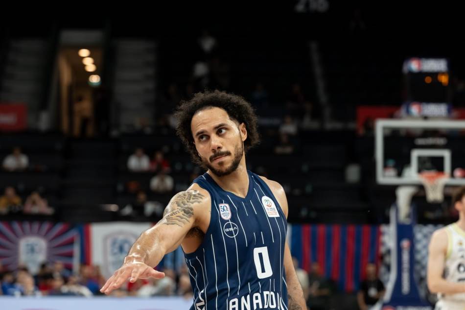 Majk dzejms presao u efes