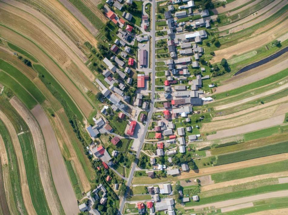 U ovom selu 5.300 ljudi živi u jednoj ulici dugoj 9 kilometara: Do komšija pješače satima