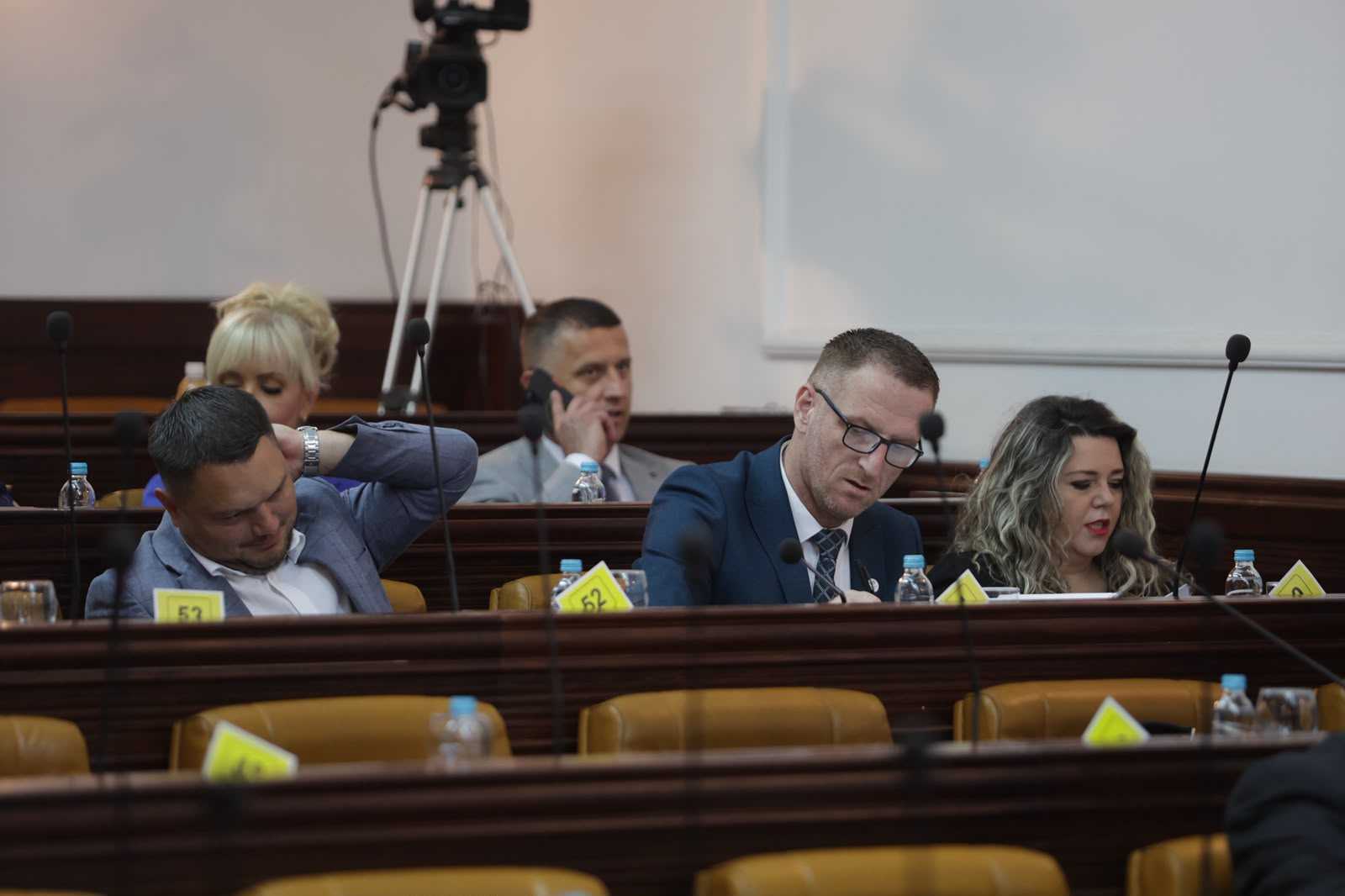 SAD NA LJETNU PAUZU Sjednica skupštine grada Banjaluka završila u "radno vrijeme", OVE TAČKE SU SKINUTE