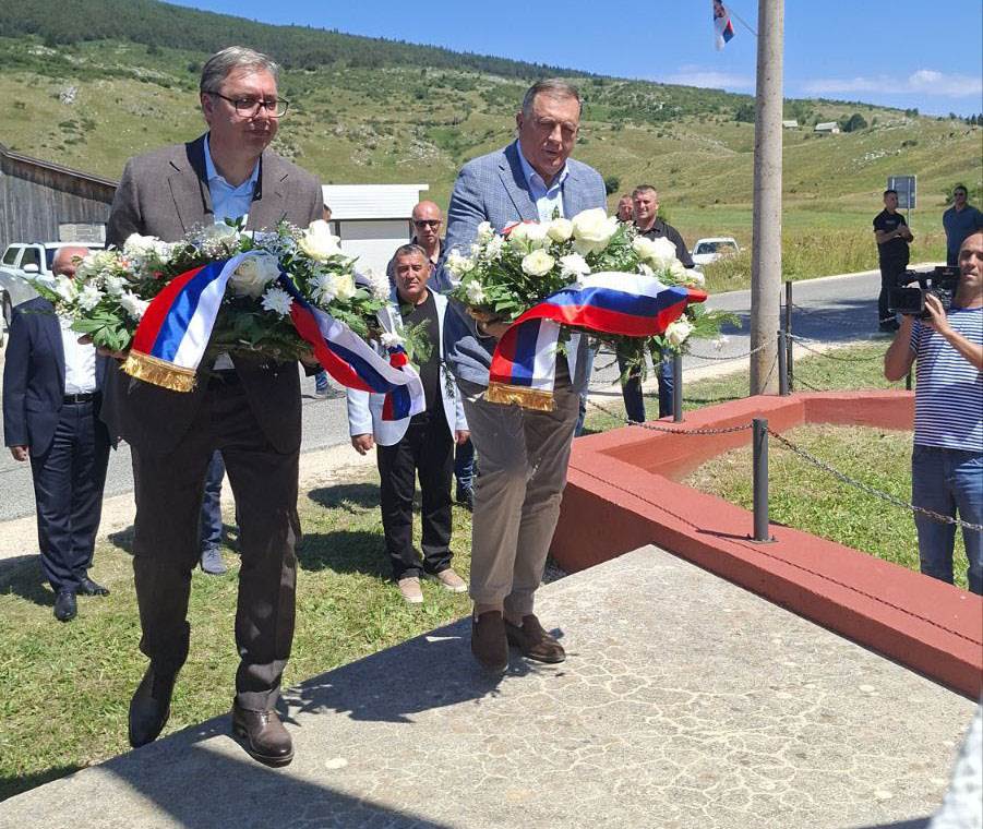 Vučić i Dodik odali počast žrtvama ustaškog terora na Kupresu uz najavu finansijske pomoći mještanima