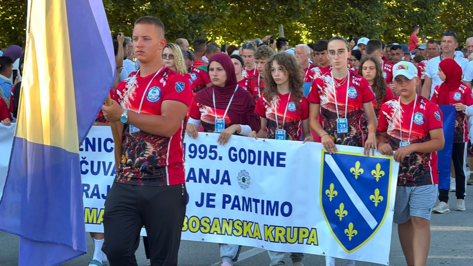 Učesnici "Marša mira" stigli u Potočare: Trodnevnim pješačenjem odali počast žrtvama genocida