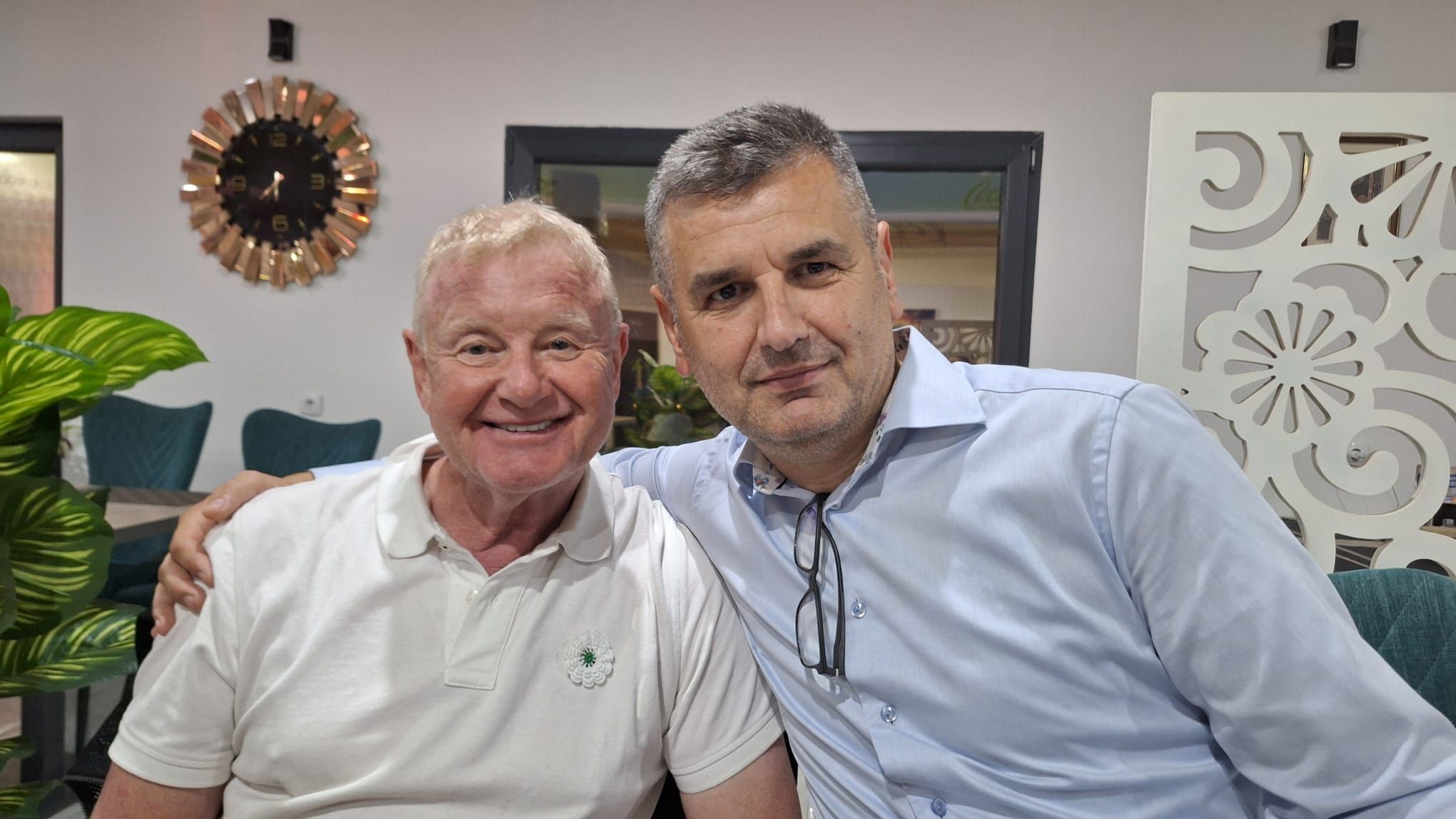Alija Tabaković se susreo s britanskim novinarom koji je snimio dženazu njegovog brata, a poslije je ranjen kada je krenuo na lokaciju ubistva