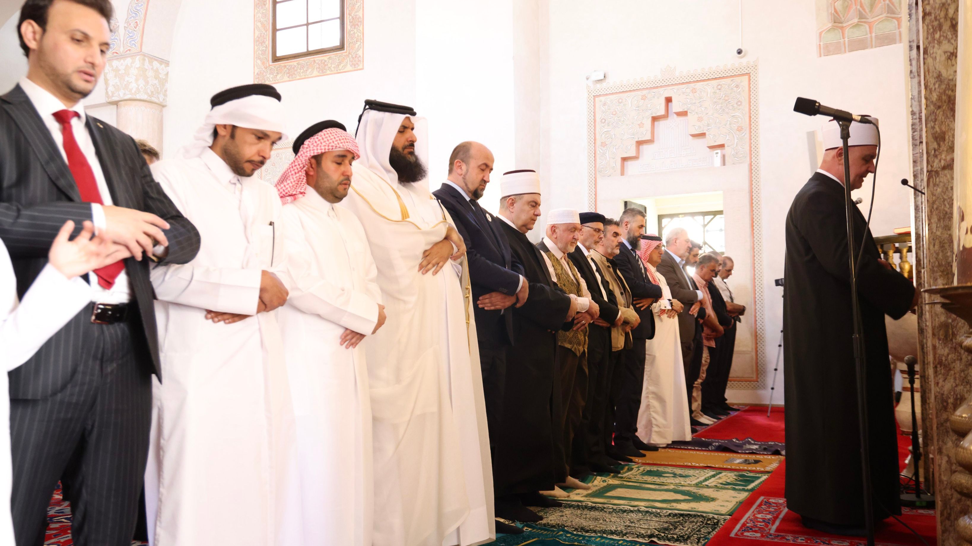 Reisu-l-ulema predvodio dženazu u odsustvu za bivšeg katarskog emira šejha Hamada bin Kalifa Al Tanija