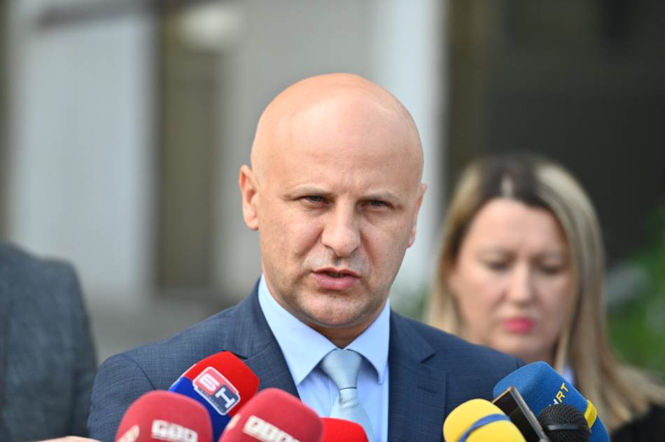 Kostrešević na Palama razgovarao sa građanima i lokalnim vlastima: "Svaki navod o upotrebi sile biće provjeren"
