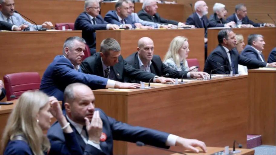 Burna rasprava u Hrvatskom saboru zbog rezolucije o BiH: Desničari razočarani, Srbi protiv, a ljevica sve naziva "bildanjem mišića"