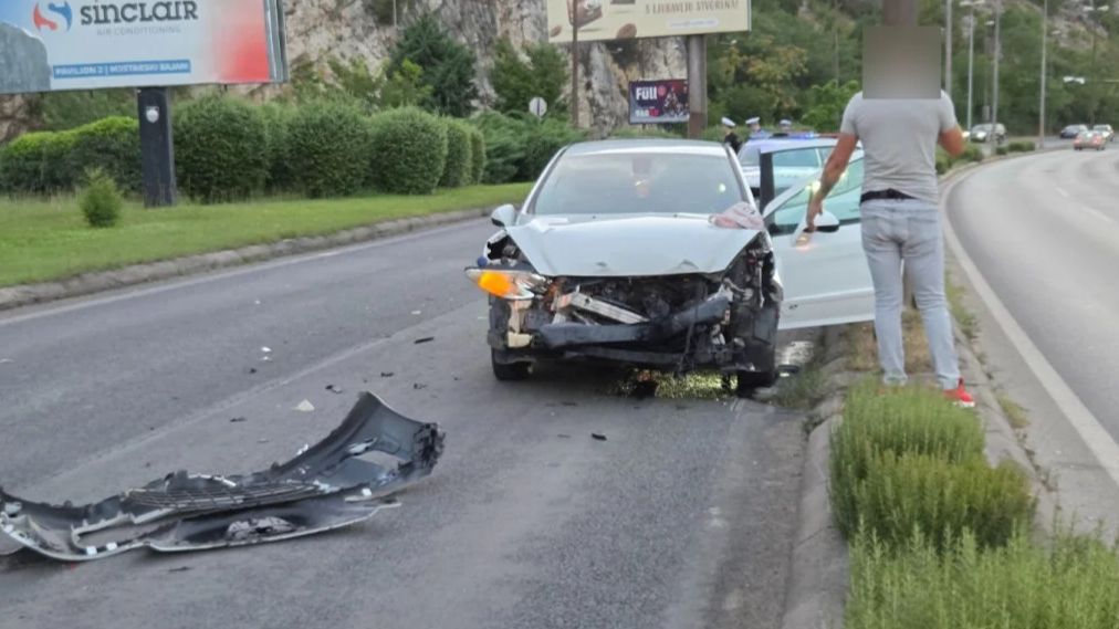 Dvije osobe povrijeđene u težoj saobraćajnoj nesreći u Mostaru, među njima i dijete