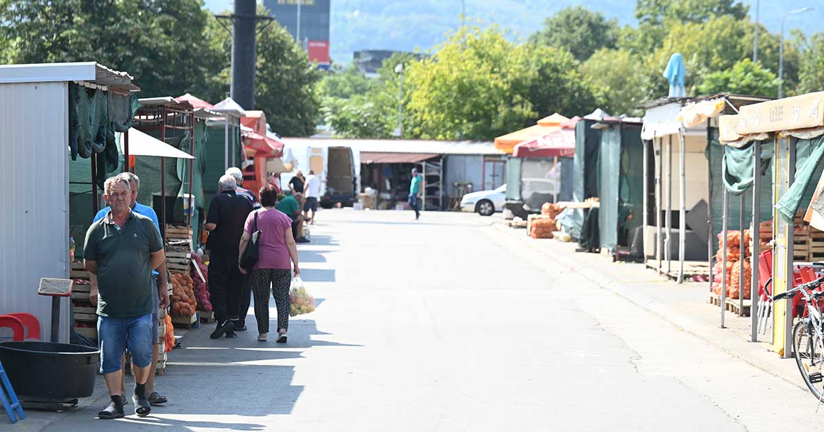 Pijačni dani još su radost Banjaluke: Na Stočnoj pijaci sve osim lokomotive