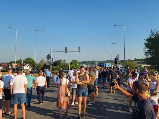 Mještani Dragočaja blokirali magistralni put i poslali jasnu poruku: "Na 40 stepeni nemamo vode"