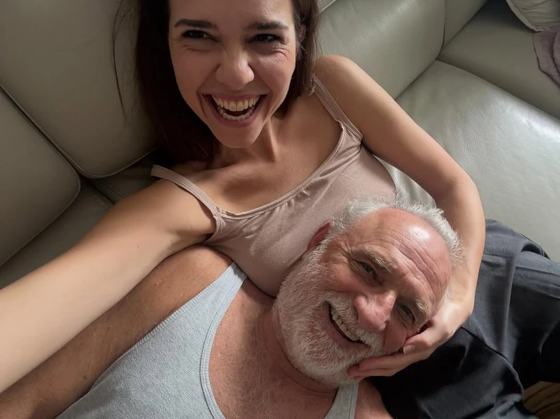 (FOTO) GORE MREŽE Anica Lazić se udala za 39 godina starijeg kolegu, a sada je pokazala i burmu