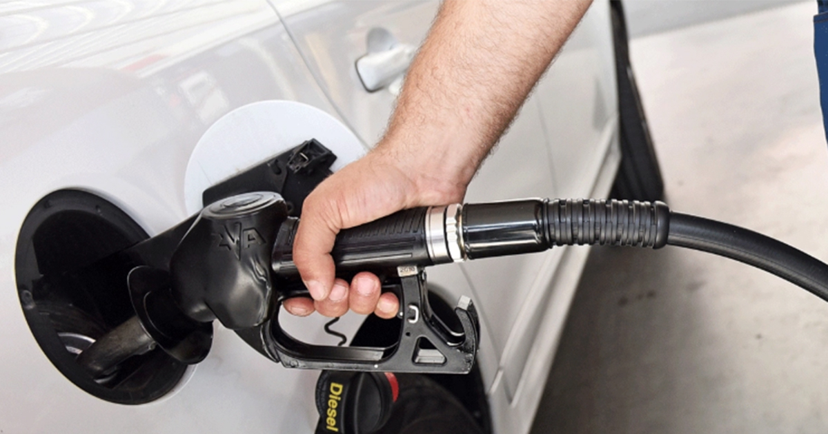 Tramp pozvao naftne kompanije da odmah snize cijene benzina