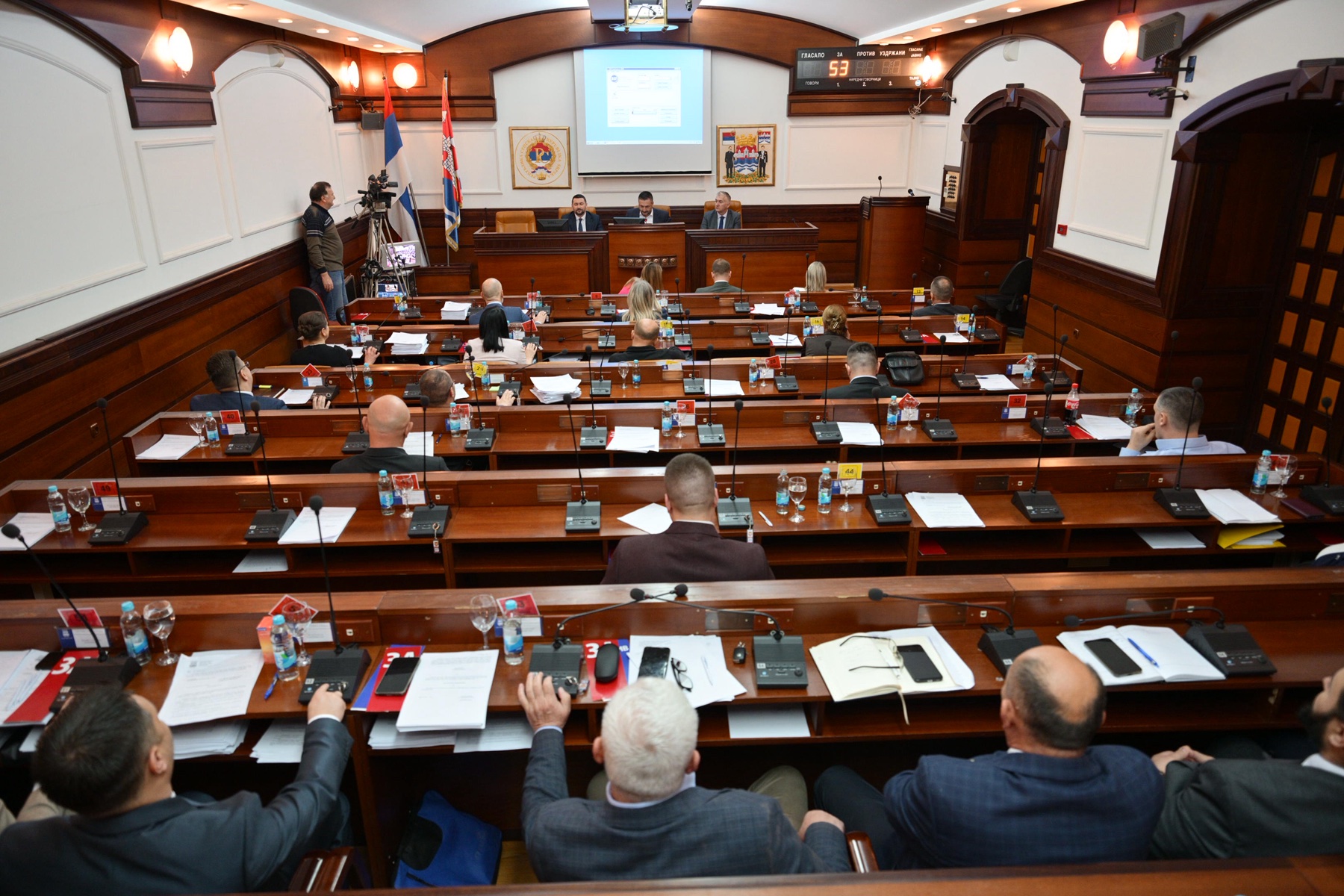 O čemu sve danas ODLUČUJU BANJALUČKI ODBORNICI? Milionski krediti i rebalans na stolu, KUĆNI LJUBIMCI "skinuti" sa dnevnog reda