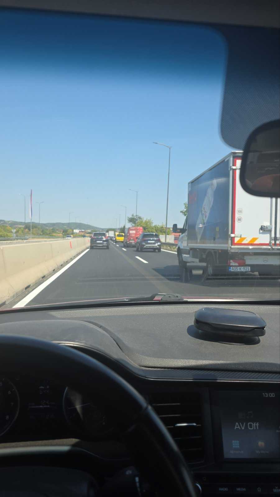 Stvaraju se velike gužve: Nesreća na brzoj cesti Banjaluka-Klašnice