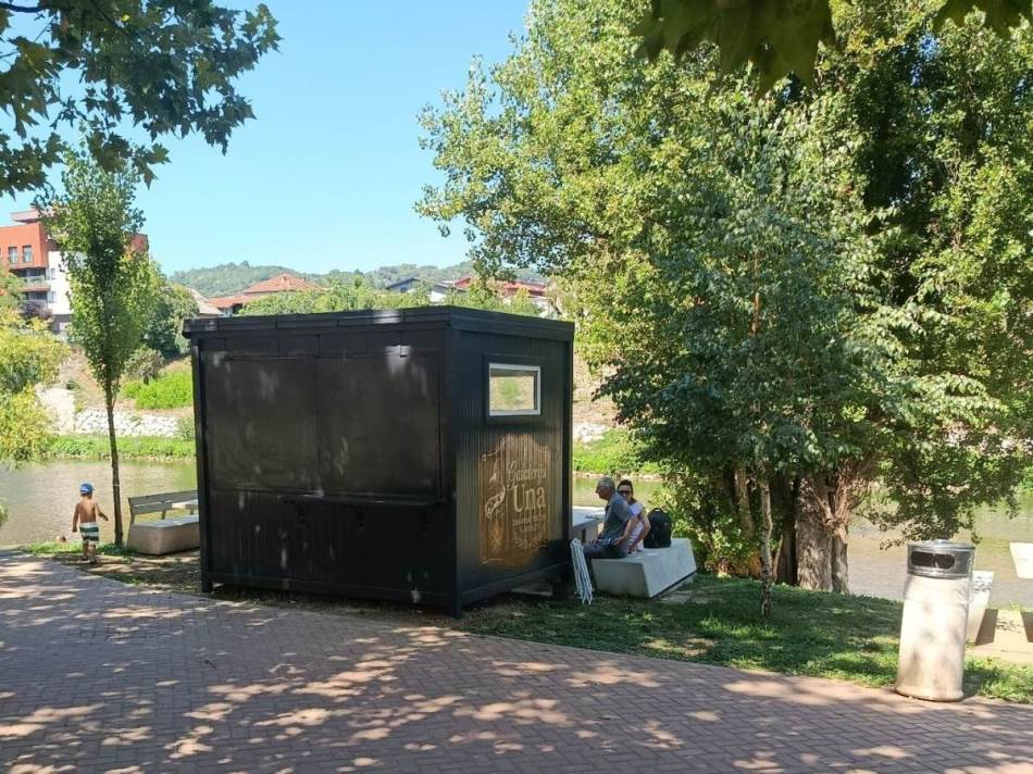 Nije postavljen u skladu sa odobrenjem: Uklanja se kiosk sa šetališta uz Vrbas