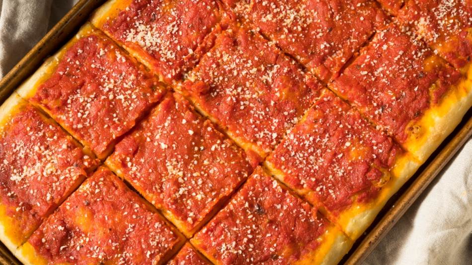Italijanski recept za picete: Hrskavo pecivo sa paradajzom i origanom koje će se razgrabiti čim ga poslužite