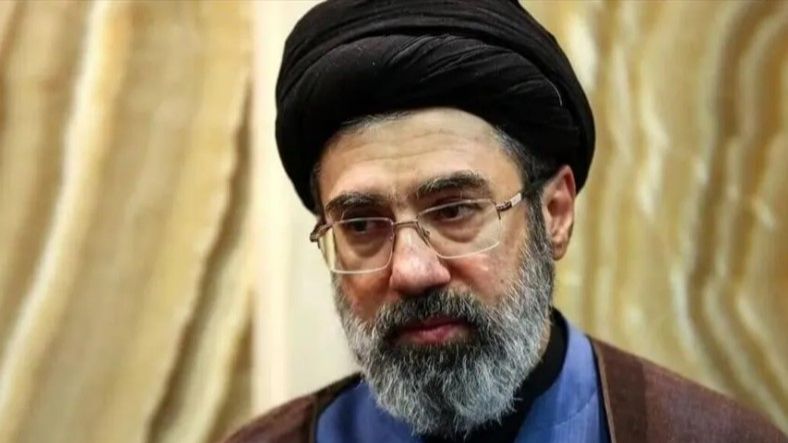 Ajatolah Hamnei poručio da će iranski narod naučiti SAD "nezaboravnoj lekciji"