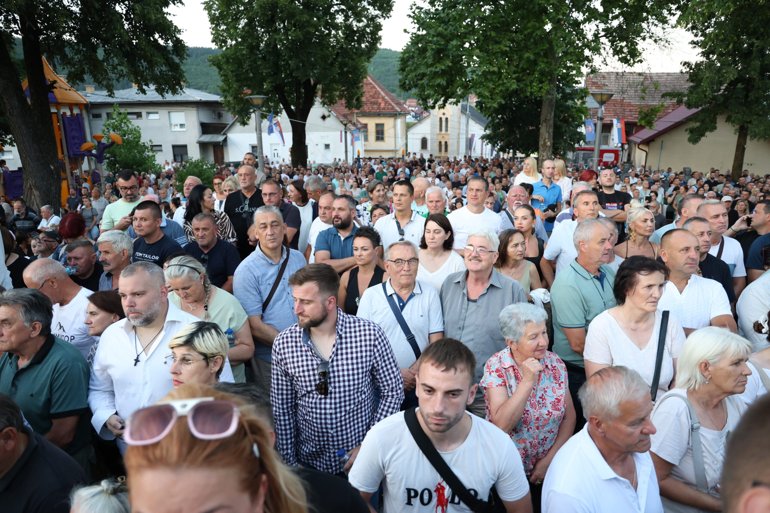 (VIDEO, FOTO) "Nikada nećemo zaboraviti žrtve Oluje" Završen komemorativni skup u Mrkonjić Grad