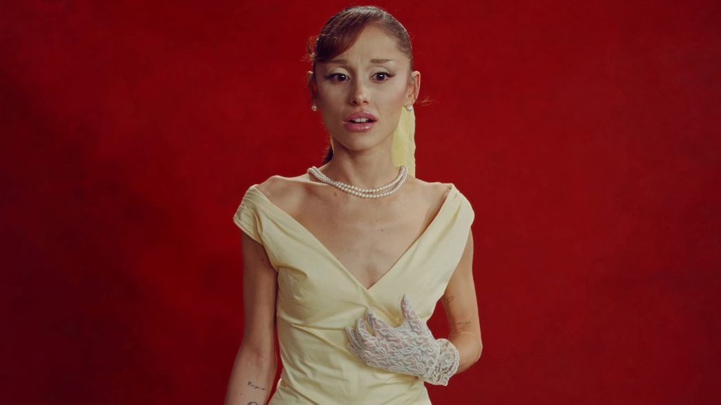 Zbog komentara o težini Ariana Grande odustala od debija i povlači se iz javnosti