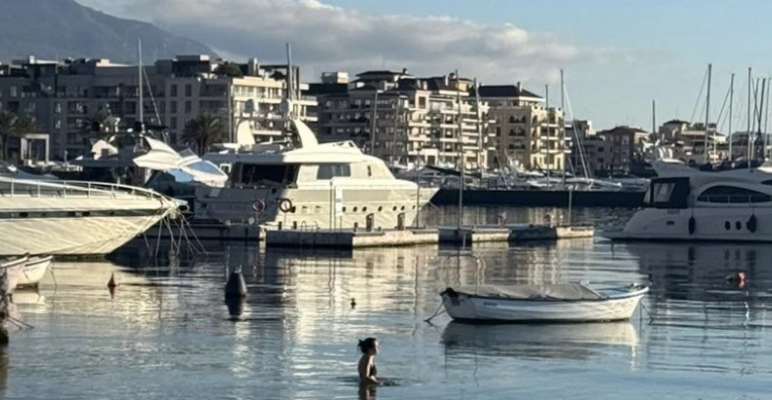 AKO KREĆETE NA MORE, SPREMITE SE Kupanje u Crnoj Gori ovih dana samo za najhrabrije, bura ohladila more