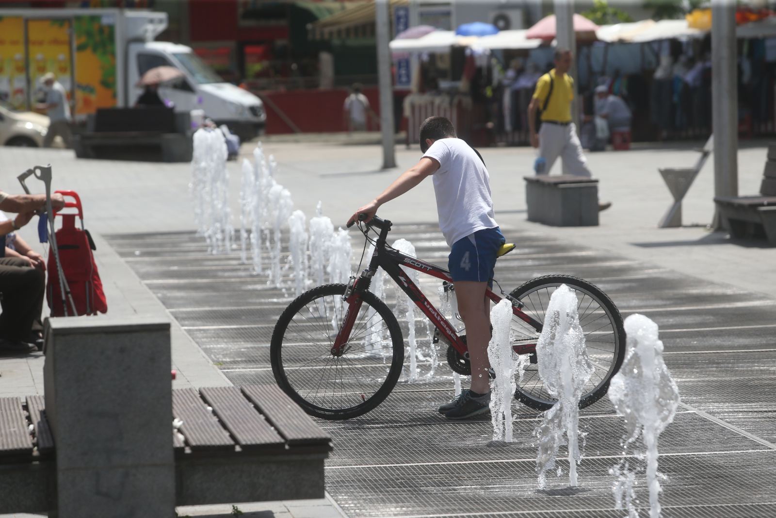 Vikend u Banjaluci u znaku odlazećeg ljeta: Povjetarac, poneka kap kiše, a nakon "prijatnih" 37 stepeni stiže osvježenje