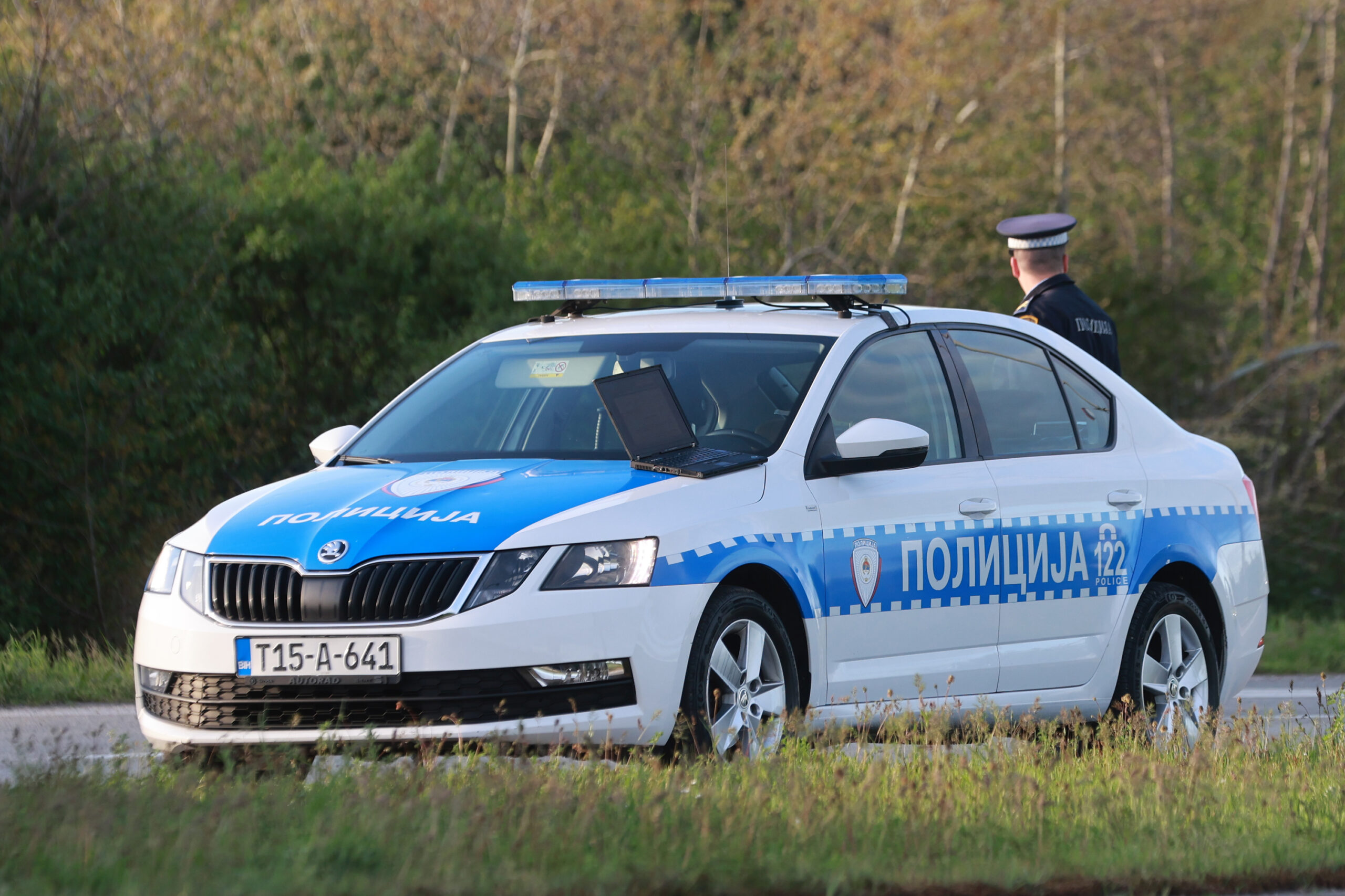 TEŠKA NESREĆA Motociklista se sudario sa kravom, vozač teško povrijeđen